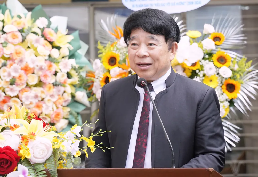 Ông Lâm Chí Thiện – đại diện hội kiều bào chia sẻ tại buổi họp mặt. Ảnh: THUẬN VĂN kiều bào (15).jpg