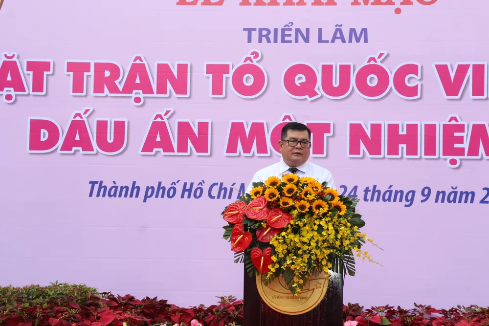 Phó Chủ tịch Ủy ban MTTQ Việt Nam TP.HCM Ngô Thanh Sơn phát biểu khai mạc tại triển lãm. Ảnh: HT MTTQ Việt Nam (1).JPG