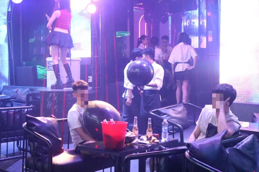 phố đêm Bùi Viện.jpg