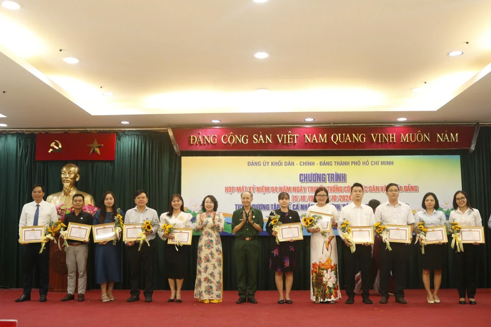 dân vận khéo (11).jpg