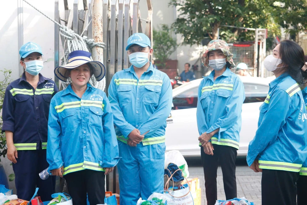 nữ công nhân (13).jpg