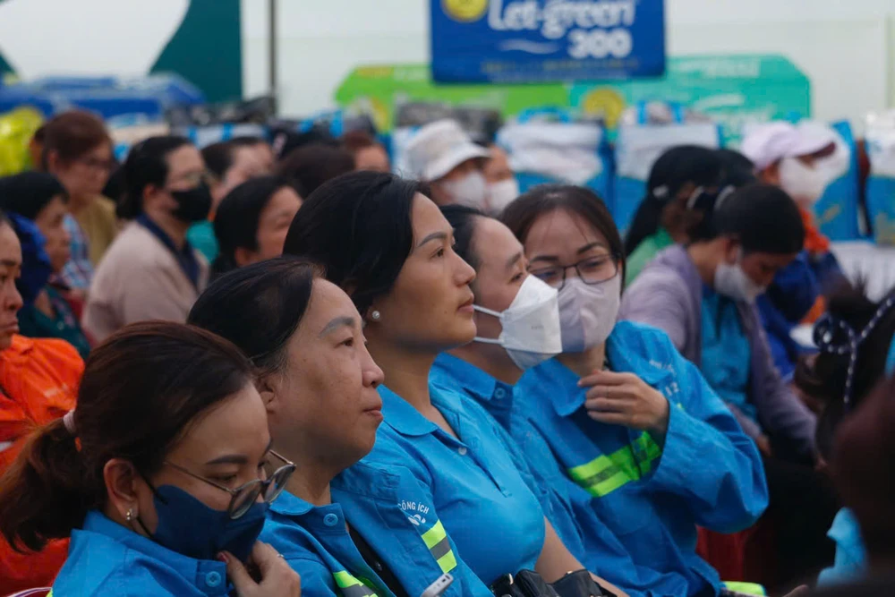 nữ công nhân (15).jpg