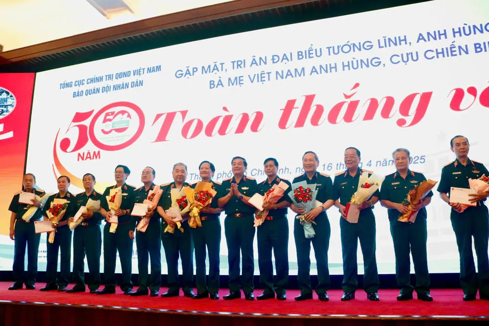 50 đại biểu.jpg