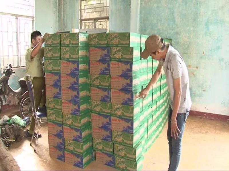 Tang vật là nước ngọt nhập lậu bị cơ quan chức năng thu giữ