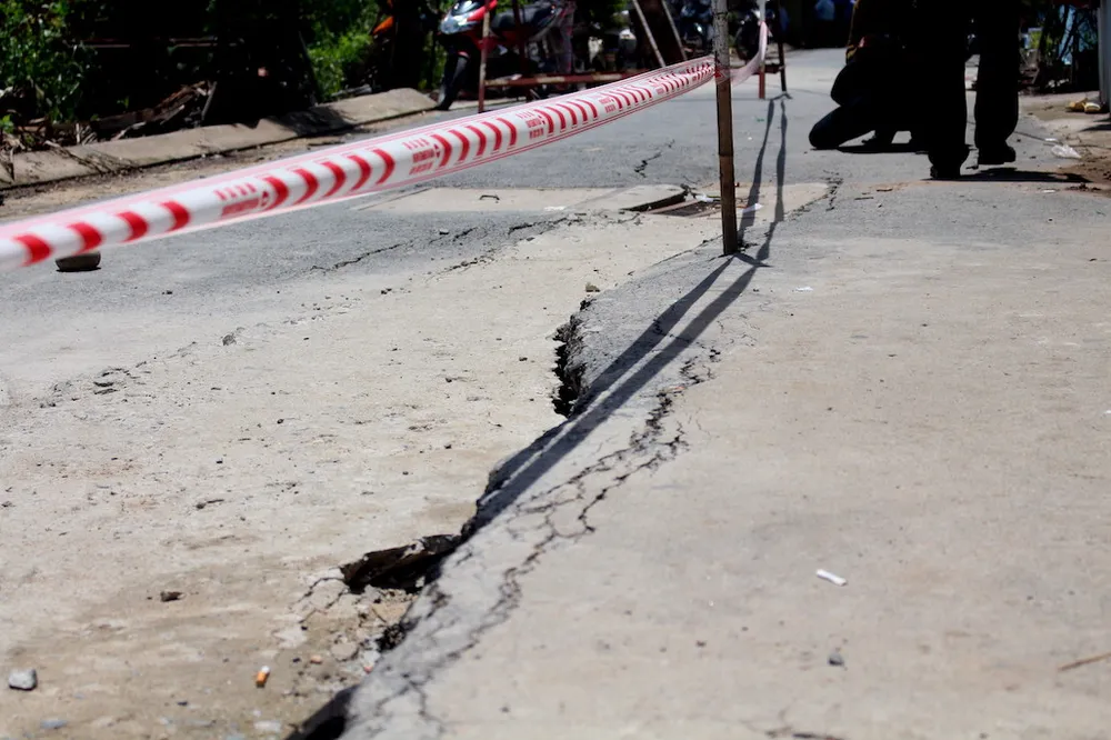 Gấp rút di dời dân trong một ngày tại điểm sạt lở Nhà Bè ảnh 4 Gấp rút di dời dân trong một ngày tại điểm sạt lở Nhà Bè ảnh 4