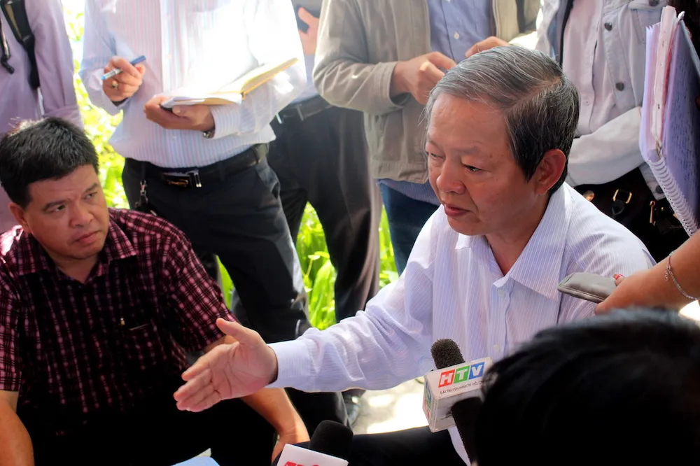 Gấp rút di dời dân trong một ngày tại điểm sạt lở Nhà Bè ảnh 6 Gấp rút di dời dân trong một ngày tại điểm sạt lở Nhà Bè ảnh 6