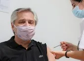 Tổng thống Argentina tiêm vaccine Sputnik V, ca ngợi Nga