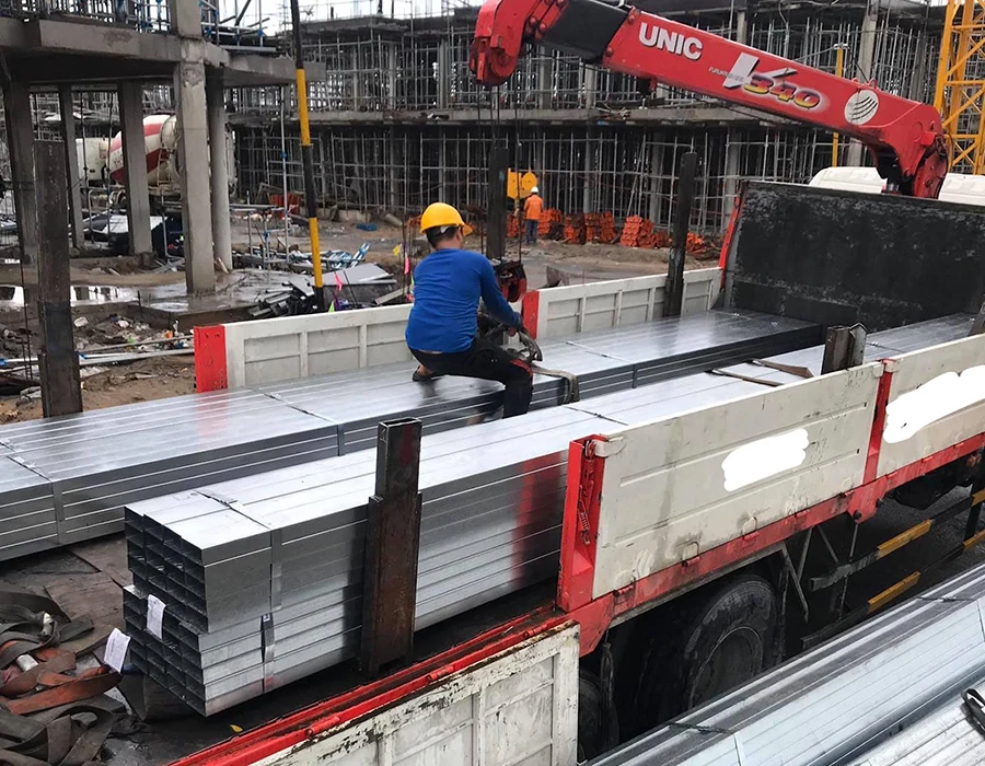 Xoay xở tìm cách ứng phó với giá cả leo thang ảnh 2