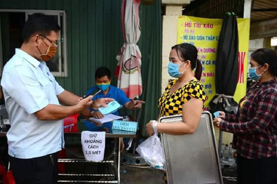 Chợ truyền thống ế ẩm, hàng loạt sạp trùm mền ảnh 2 Chợ truyền thống ế ẩm, hàng loạt sạp trùm mền ảnh 2