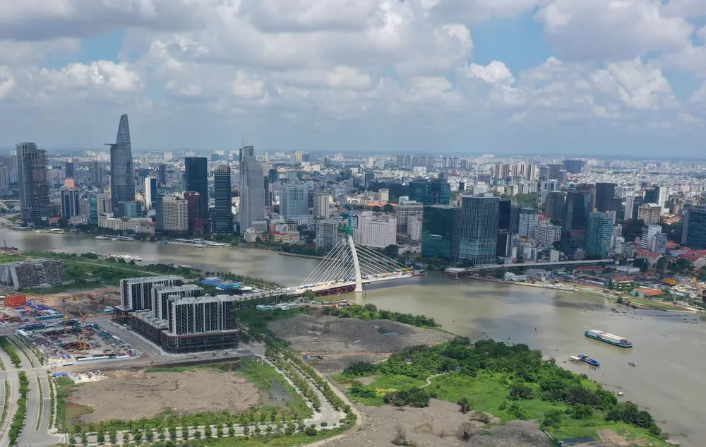 Thị trường bất động sản đang đón nhận làn sóng M&amp;A sôi động của các tập đoàn địa ốc lớn. Ảnh minh họa: KIÊN CƯỜNG