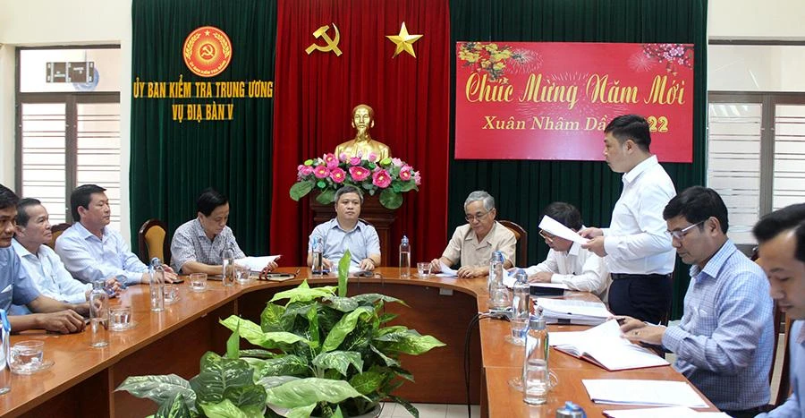 Họp giao ban Vụ Địa bàn V - Ủy ban Kiểm tra Trung ương. Ảnh: HỒNG PHÚC