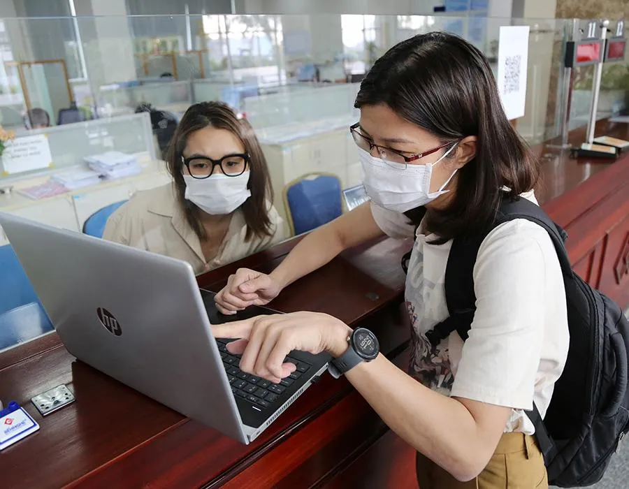 Cần bổ sung quy định các khoản chi phí hợp lý của người dân phải được khấu trừ khi tính thuế TNCN. Trong ảnh: Người dân làm thủ tục thuế tại Cục Thuế TP.HCM. Ảnh: HOÀNG GIANG Cần bổ sung quy định các khoản chi phí hợp lý của người dân phải được khấu trừ khi tính thuế TNCN. Trong ảnh: Người dân làm thủ tục thuế tại Cục Thuế TP.HCM. Ảnh: HOÀNG GIANG