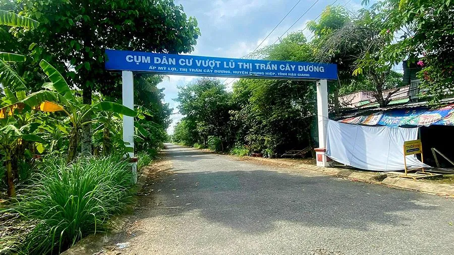 Đoàn thanh tra chỉ ra nhiều sai phạm tại dự án cụm dân cư vượt lũ thị trấn Cây Dương (huyện Phụng Hiệp, Hậu Giang). Ảnh: HÂU ANH