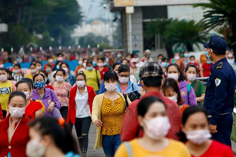 Người lao động đang làm việc tại một doanh nghiệp ở TP.HCM. Ảnh: NGUYỆT NHI Người lao động đang làm việc tại một doanh nghiệp ở TP.HCM. Ảnh: NGUYỆT NHI