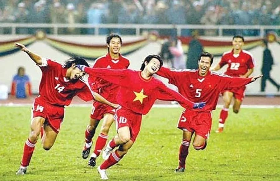 Lứa cầu thủ Minh Phương, Tài Em, Hữu Thắng, Quốc Vượng, Văn Quyến, Phan Thanh Bình… đã hạ Malaysia để đưa VN vào chung kết gặp Thái Lan.