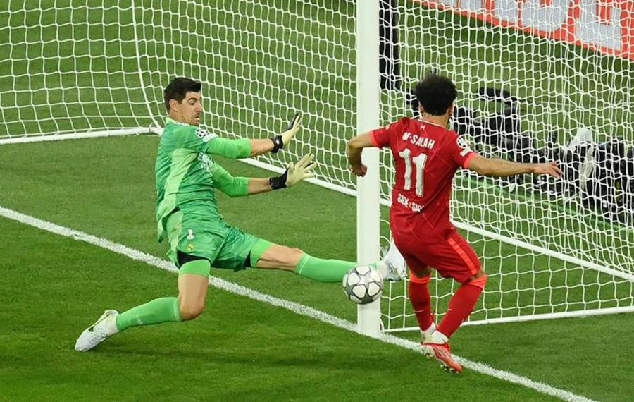 Một trong những pha cản phá khó tin của Thibaut Courtois. Ảnh: GETTY IMAGES