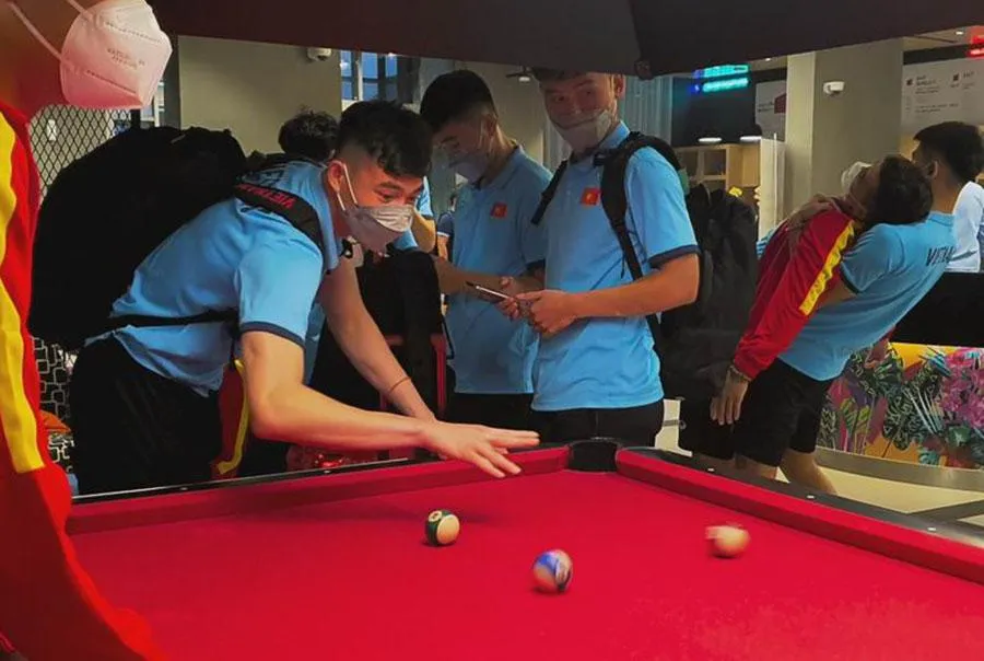 Phút thư giãn của các cầu thủ U-23 Việt Nam trước khi vào giải. Ảnh: VFF Phút thư giãn của các cầu thủ U-23 Việt Nam trước khi vào giải. Ảnh: VFF