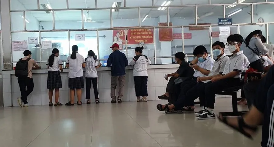 Ngày 28-4, chúng tôi vào gặp Đại úy Minh làm CCCD mà không phải chờ đợi. Ảnh: NY - NT - TN