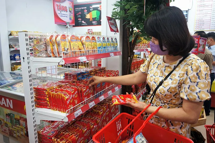 Giá nhiều loại hàng hóa có xu hướng tăng cao thời gian gần đây đang gây áp lực lên lạm phát. Ảnh: PM Giá nhiều loại hàng hóa có xu hướng tăng cao thời gian gần đây đang gây áp lực lên lạm phát. Ảnh: PM