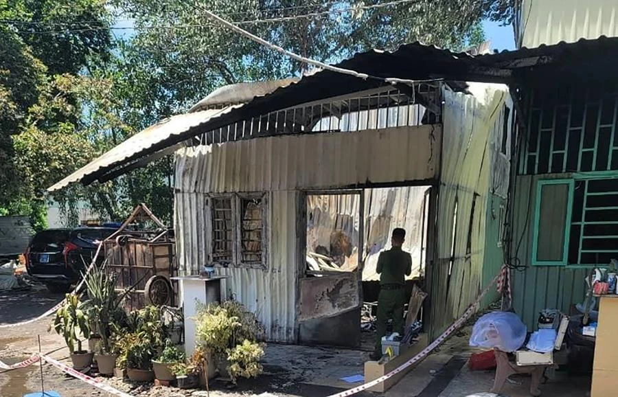 Hiện trường ngôi nhà bị phóng hỏa dẫn đến cháy khiến hai chị em tử vong tại TP Thủ Đức, hôm 25-6. Ảnh: TS