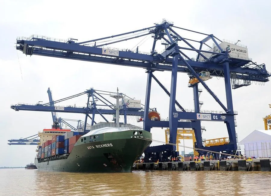Cảng container Trung tâm Sài Gòn tại Khu công nghiệp Hiệp Phước, huyện Nhà Bè, TP.HCMcó công suất khai thác 1,5 triệu TEU/năm, cho phép các tàu có trọng tải 5.000 TEU vào cập cảng. Ảnh: TTXVN