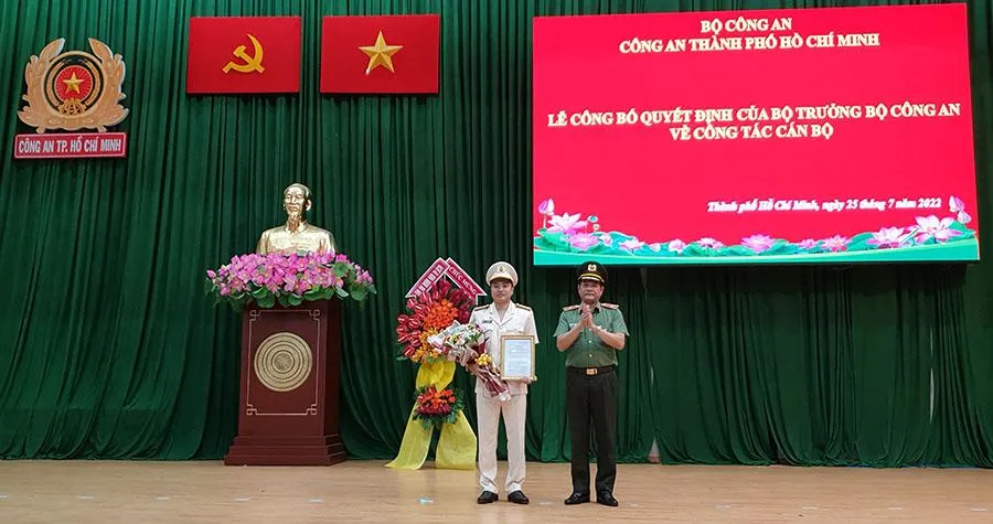 Đại tá Mai Hoàng được điều động, bổ nhiệm giữ chức phó giám đốc Công an TP.HCM kể từ ngày 25-7. Ảnh: NT Đại tá Mai Hoàng được điều động, bổ nhiệm giữ chức phó giám đốc Công an TP.HCM kể từ ngày 25-7. Ảnh: NT