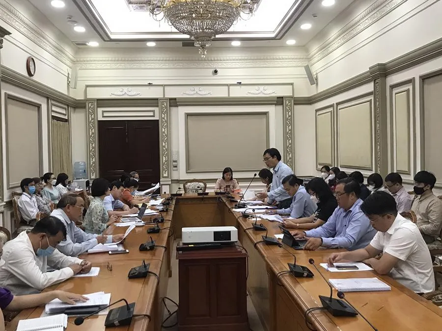 Đại biểu Nguyễn Minh Nhựt, đoàn giám sát Ban Văn hóa – Xã hội HĐND nêu y kiến tại buổi giám sát. Ảnh: THANH TUYỀN Đại biểu Nguyễn Minh Nhựt, đoàn giám sát Ban Văn hóa – Xã hội HĐND nêu y kiến tại buổi giám sát. Ảnh: THANH TUYỀN