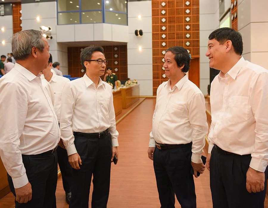 Các đại biểu trao đổi tại hội nghị. Ảnh: TTTT