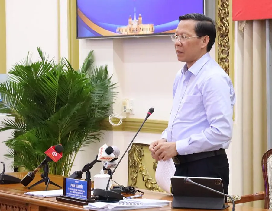 Chủ tịch UBND TP.HCM Phan Văn Mãi phát biểu kết luận cuộc họp. Ảnh: TTBC Chủ tịch UBND TP.HCM Phan Văn Mãi phát biểu kết luận cuộc họp. Ảnh: TTBC