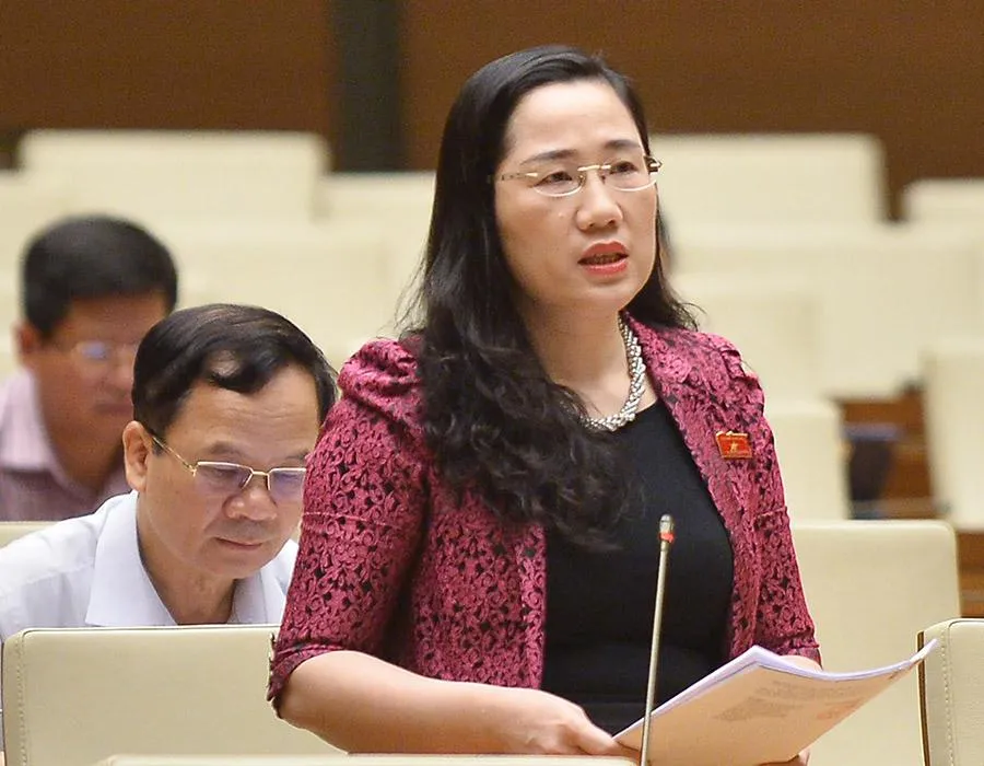 Đại biểu Nguyễn Thị Thủy phát biểu tại phiên chất vấn. Ảnh: Quochoi