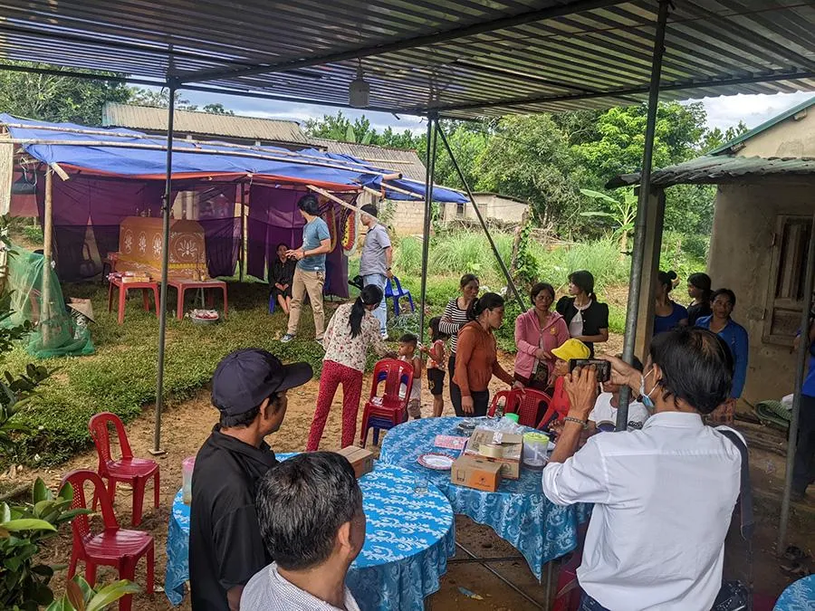 Gia đình lo hậu sự cho nạn nhân.