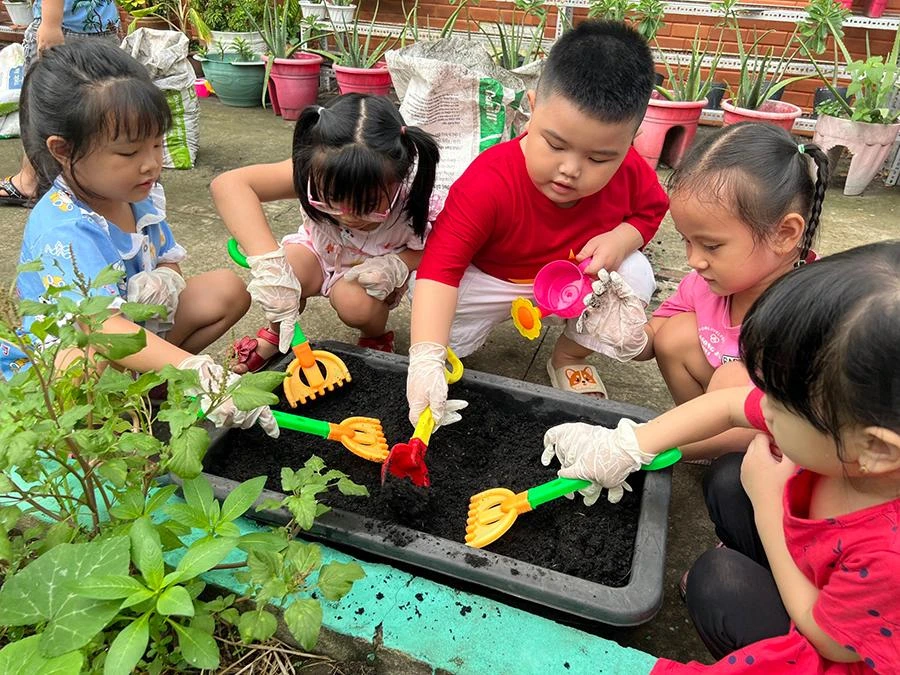 Các bé Trường Mầm non Tân Tạo, quận Bình Tân trong một giờ học. Ảnh: NTCC