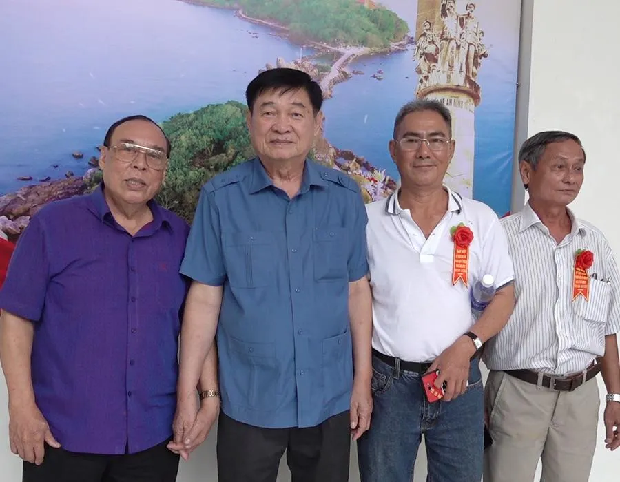 Thiếu tướng Hồ Việt Lắm (thứ hai, từ trái sang). Ảnh: T.VŨ Thiếu tướng Hồ Việt Lắm (thứ hai, từ trái sang). Ảnh: T.VŨ