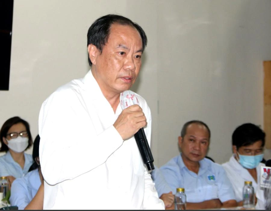 BS Nguyễn Hoài Nam đang trình bày tại buổi khảo sát. Ảnh: THẢO PHƯƠNG