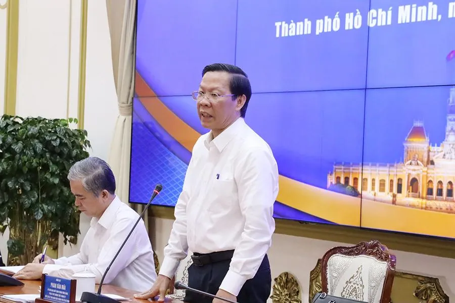 Chủ tịch UBND TP.HCM Phan Văn Mãi phát biểu tại phiên họp. Ảnh: TTBC Chủ tịch UBND TP.HCM Phan Văn Mãi phát biểu tại phiên họp. Ảnh: TTBC