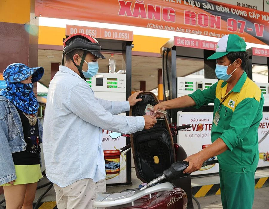 Nhiều ý kiến cho rằng việc đưa mảng xăng dầu về Bộ Công Thương để chịu trách nhiệm quản lý thống nhất là phù hợp. Ảnh: HOÀNG GIANG