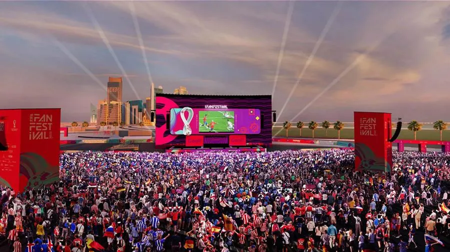 Khu vực dành cho fan tại World Cup Qatar với nhiều quy định không được “xả láng” như các kỳ World Cup khác, đặc biệt là rượu bia và thể hiện tình cảm khác giới lẫn đồng giới. Ảnh: GETTY IMAGES
