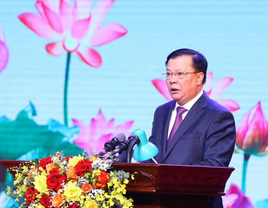 Bí thư Thành ủy Hà Nội Đinh Tiến Dũng.