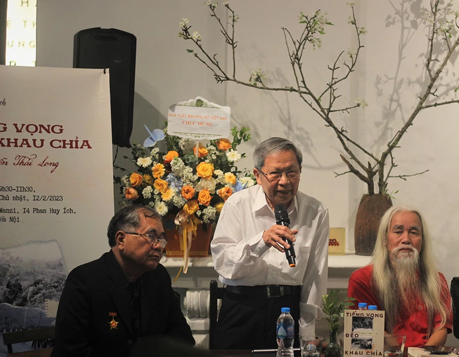 PGS - Thiếu tướng Lê Văn Cương phát biểu tại buổi ra mắt cuốn sách. Ảnh: VT