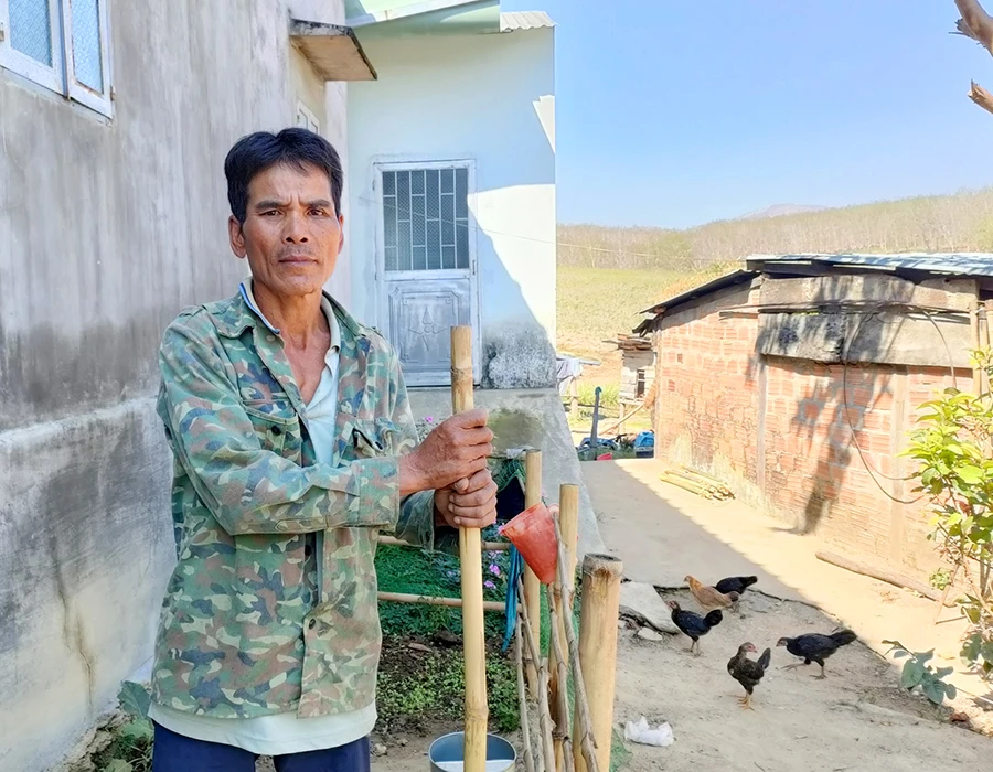 Ông A Leng cũng mạnh dạn xin thoát nghèo và không còn tái nghèo nữa. Ảnh: LÊ KIẾN