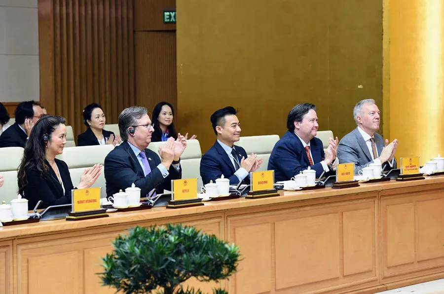 Ông Vũ Tú Thành, Phó Giám đốc USABC và 52 doanh nghiệp Mỹ trong chuyến làm việc ở Việt Nam vừa qua. Ảnh: C.LUẬN Ông Vũ Tú Thành, Phó Giám đốc USABC và 52 doanh nghiệp Mỹ trong chuyến làm việc ở Việt Nam vừa qua. Ảnh: C.LUẬN