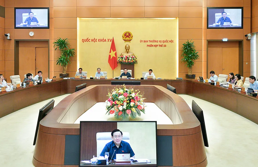 Toàn cảnh phiên họp về dự thảo Nghị quyết lấy phiếu tín nhiệm, bỏ phiếu tín nhiệm đối với người giữ chức vụ do Quốc hội, HĐND bầu hoặc phê chuẩn. Ảnh: Quochoi.vn