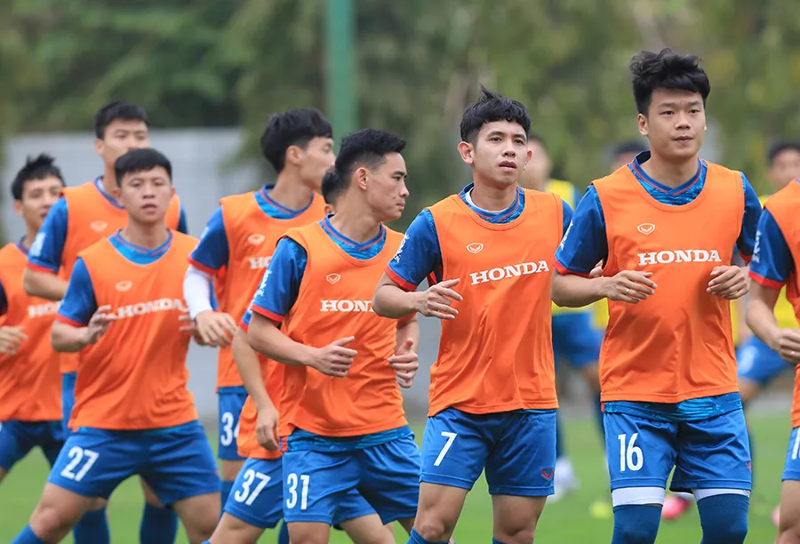 HLV Troussier sẽ gặp lại các tuyển thủ mà ông chưa thuộc hết tên ở FIFA Days. Ảnh: VFF HLV Troussier sẽ gặp lại các tuyển thủ mà ông chưa thuộc hết tên ở FIFA Days. Ảnh: VFF