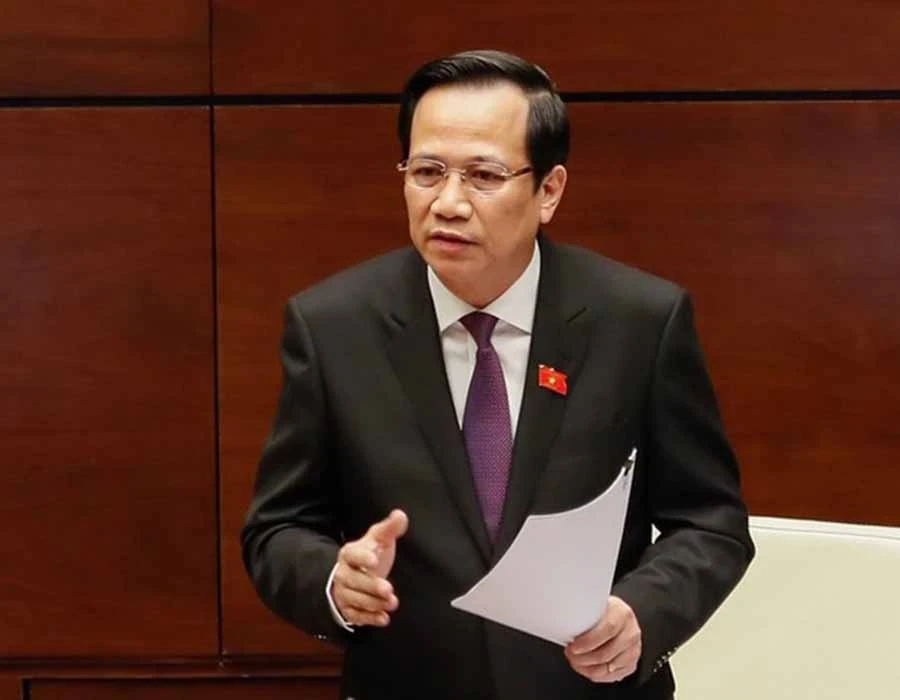 Bộ trưởng Bộ LĐ-TB&amp;XH Đào Ngọc Dung là vị bộ trưởng đầu tiên đăng đàn trả lời chất vấn các đại biểu Quốc hội. Ảnh: QH