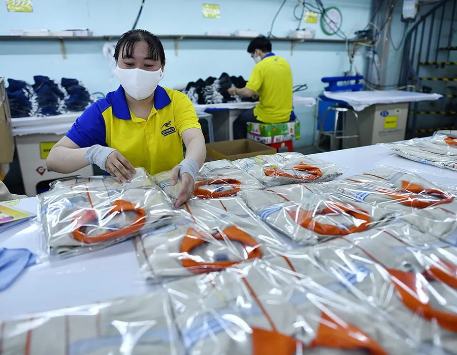 Nhiều doanh nghiệp gặp khó khăn nhưng vẫn chưa tiếp cận được gói vay hỗ trợ 2%. Ảnh: T.LINH