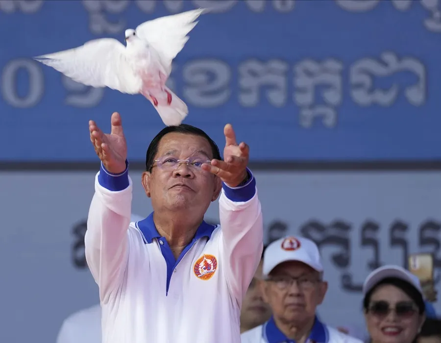 Thủ tướng Campuchia Hun Sen tại buổi vận động tranh cử ở thủ đô Phnom Penh hồi tháng 7-2023. Ảnh: HENG SINITH/AP Thủ tướng Campuchia Hun Sen tại buổi vận động tranh cử ở thủ đô Phnom Penh hồi tháng 7-2023. Ảnh: HENG SINITH/AP