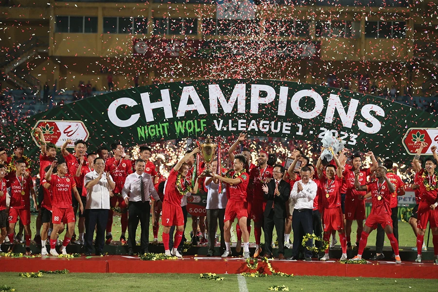 Lần đầu tham dự V-League, Công an HàNội đoạt ngay chức vô địch như kỳ tích HA Gia Lai thực hiện 20 năm trước. Ảnh: CTV