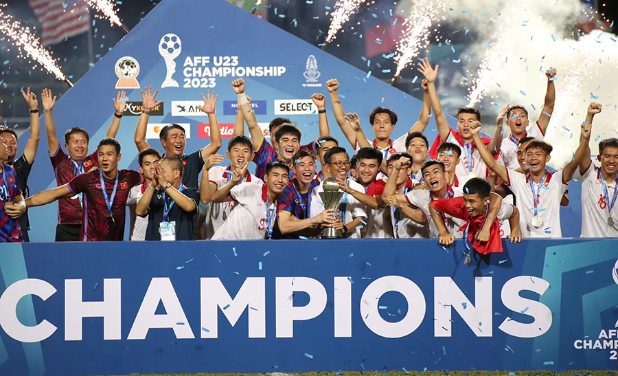 Nhiều cầu thủ trong thành phần U-23 Việt Nam vô địch Đông Nam Á được HLV Hoàng Anh Tuấn chọn tham dự ASIAD 19. Ảnh: ANH THỎA 15_BAICHINH_Tuyennam_nu_ASIAD_SEP_2023_ 870.jpg
