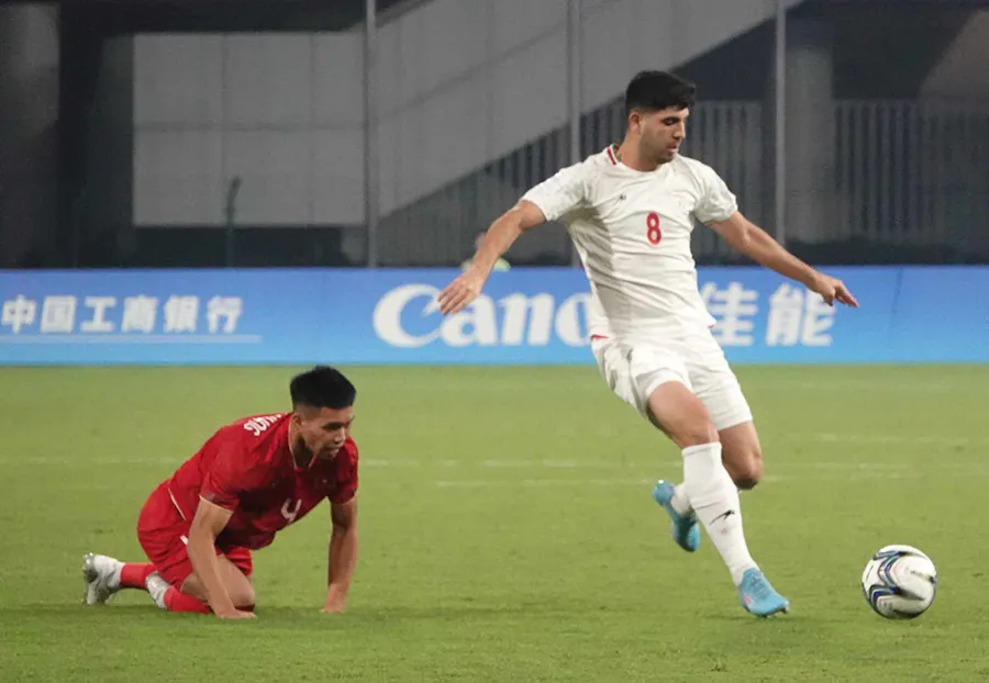 Olympic Việt Nam gục ngã trước Iran. Ảnh: NAM TRUNG 15_OlympicVietNam.jpg