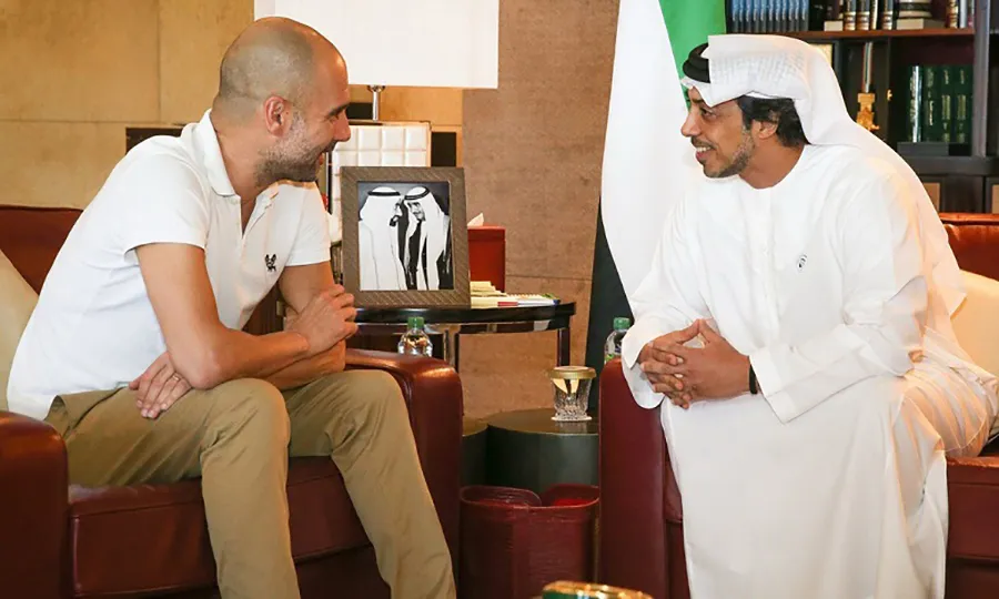HLV Guardiola và ông chủ Sheikh Mansour. Ảnh: GETTY IMAGES 14_ Man-City_cobien_ongchu_laman voi NGA_OCT_2023_500.jpg